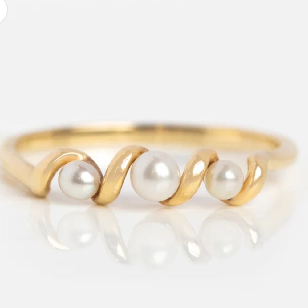 9k Gold Twisted Pearl Ring